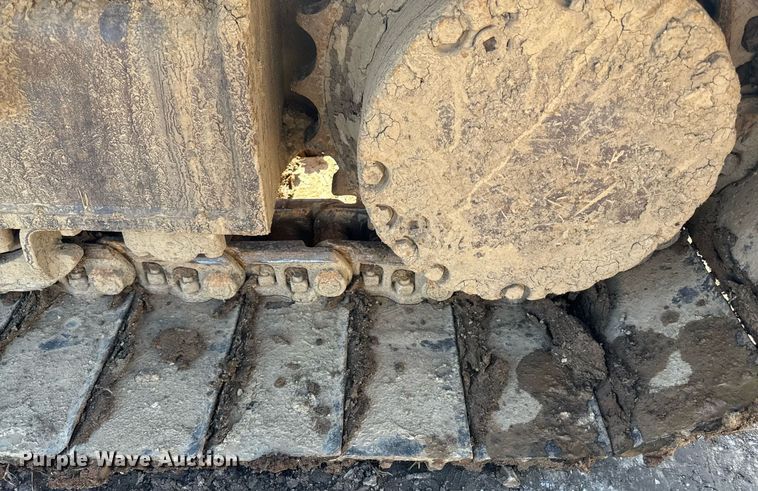 image for item DQ6648 2012 Komatsu PC240LC-10 excavator