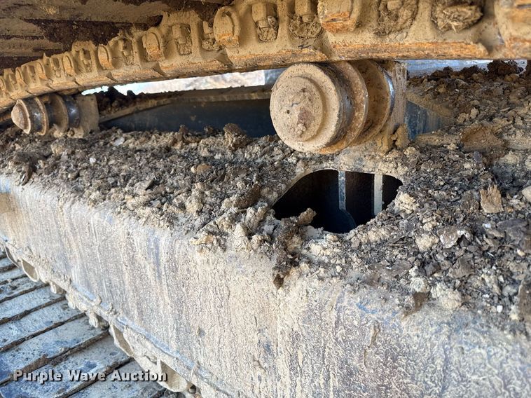 image for item DQ6648 2012 Komatsu PC240LC-10 excavator