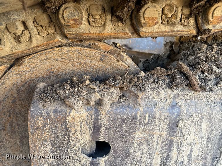 image for item DQ6648 2012 Komatsu PC240LC-10 excavator