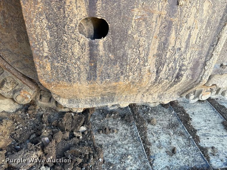 image for item DQ6648 2012 Komatsu PC240LC-10 excavator