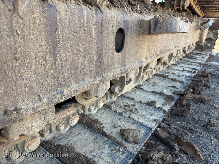 image for item DQ6648 2012 Komatsu PC240LC-10 excavator