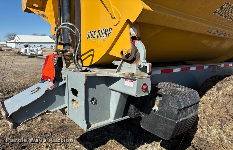 image for item DQ6649 2021 Smithco CP30-30-21 side dump trailer