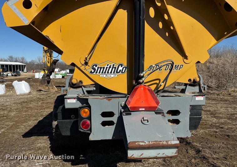 image for item DQ6649 2021 Smithco CP30-30-21 side dump trailer