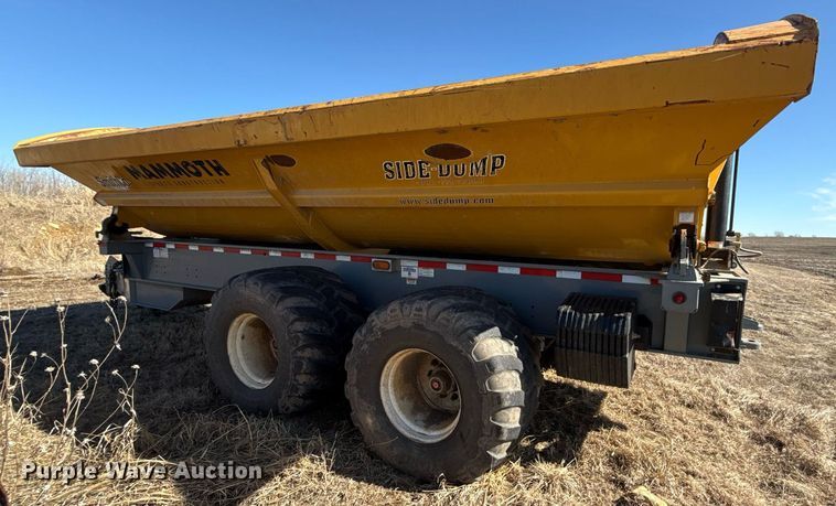 image for item DQ6650 2021 Smithco CPL30-30-21 side dump trailer