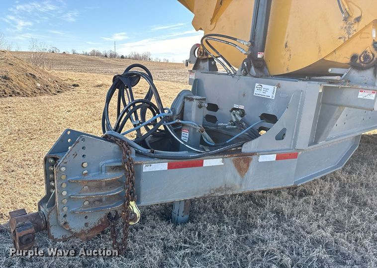 image for item DQ6650 2021 Smithco CPL30-30-21 side dump trailer