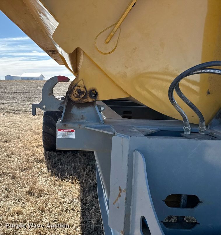 image for item DQ6650 2021 Smithco CPL30-30-21 side dump trailer