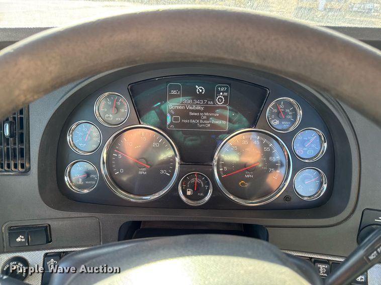 image for item DQ6672 2017 Kenworth T880 semi truck