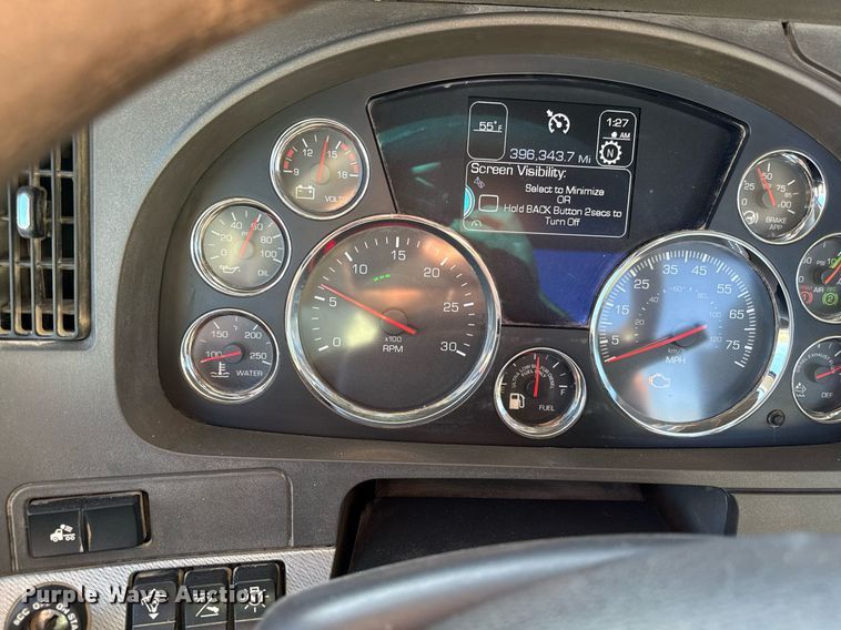 image for item DQ6672 2017 Kenworth T880 semi truck