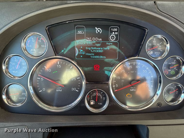 image for item DQ6672 2017 Kenworth T880 semi truck