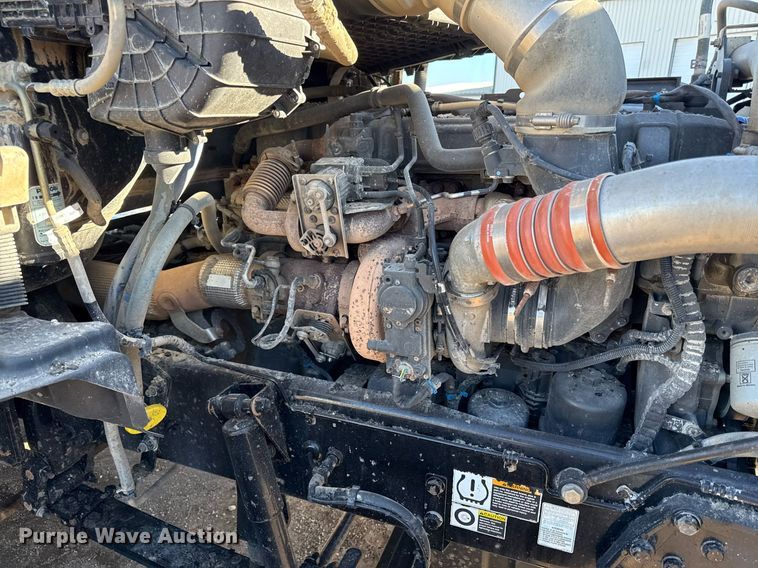 image for item DQ6672 2017 Kenworth T880 semi truck