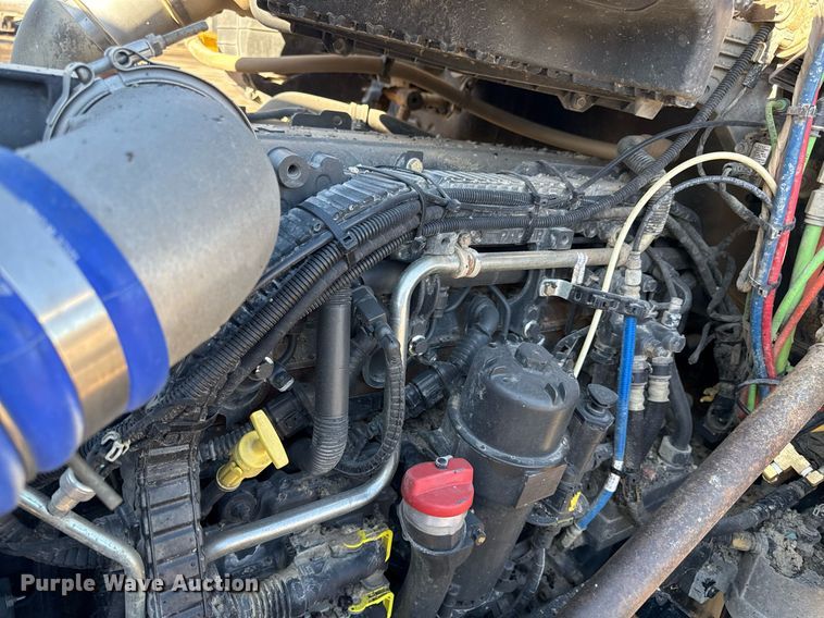 image for item DQ6672 2017 Kenworth T880 semi truck