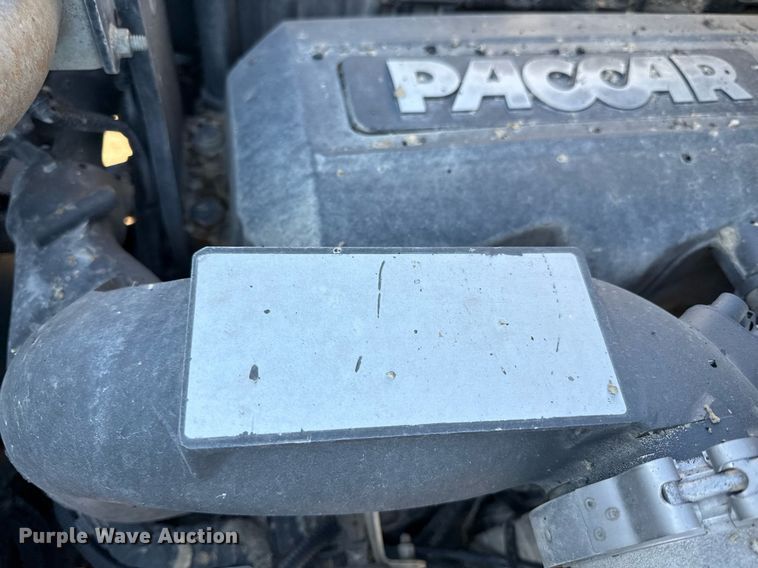 image for item DQ6672 2017 Kenworth T880 semi truck