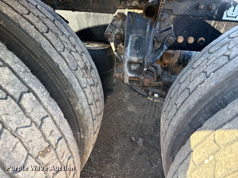 image for item DQ6672 2017 Kenworth T880 semi truck