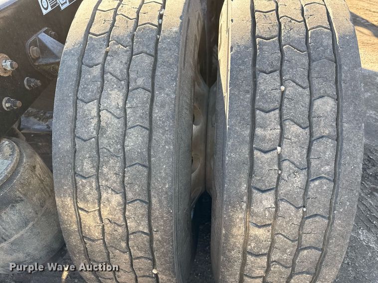 image for item DQ6672 2017 Kenworth T880 semi truck