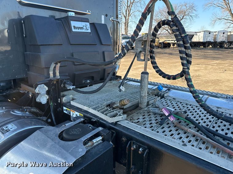 image for item DQ6673 2014 Kenworth T680 semi truck