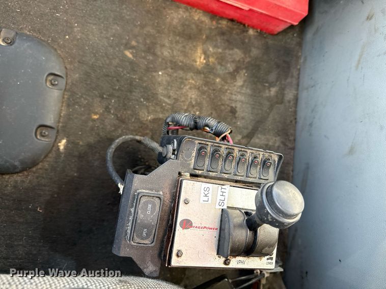 image for item DQ6673 2014 Kenworth T680 semi truck