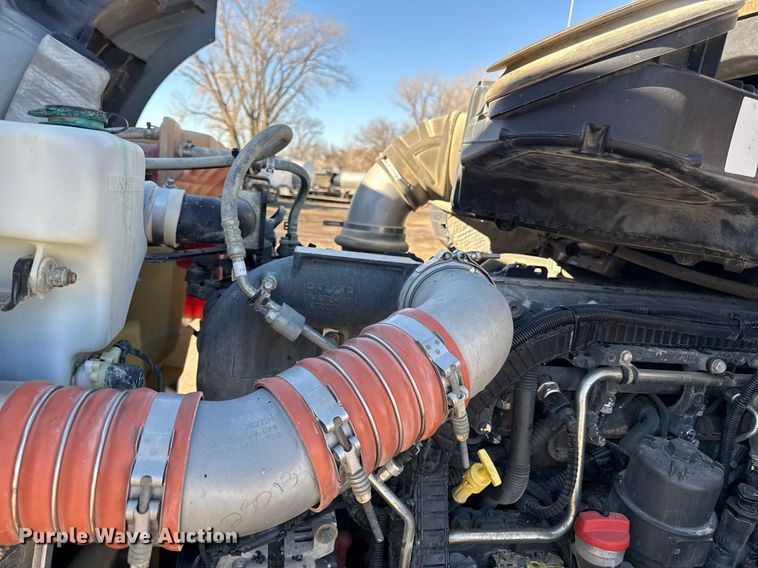 image for item DQ6673 2014 Kenworth T680 semi truck