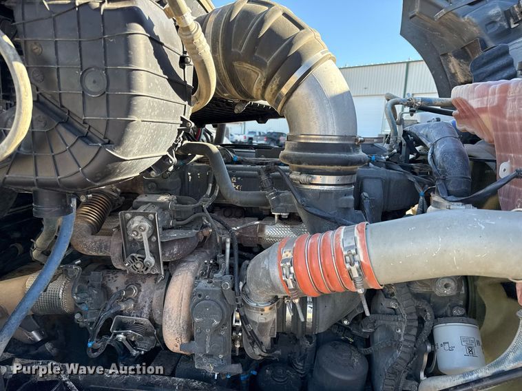 image for item DQ6673 2014 Kenworth T680 semi truck