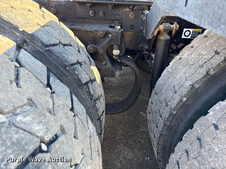 image for item DQ6673 2014 Kenworth T680 semi truck