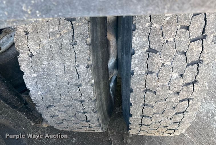 image for item DQ6673 2014 Kenworth T680 semi truck