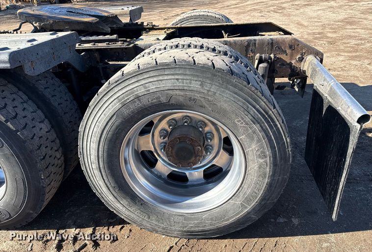 image for item DQ6673 2014 Kenworth T680 semi truck