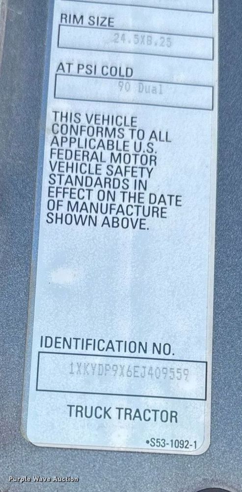 image for item DQ6673 2014 Kenworth T680 semi truck