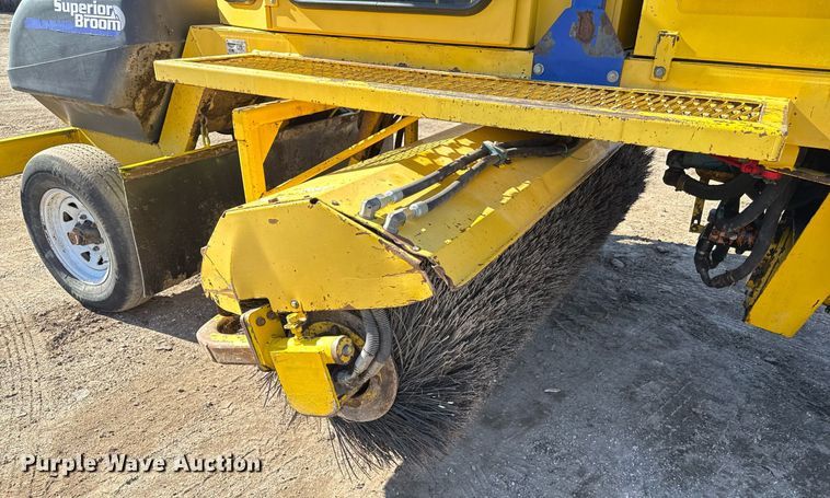 image for item DQ6675 2014 Superior Broom DT80-J broom