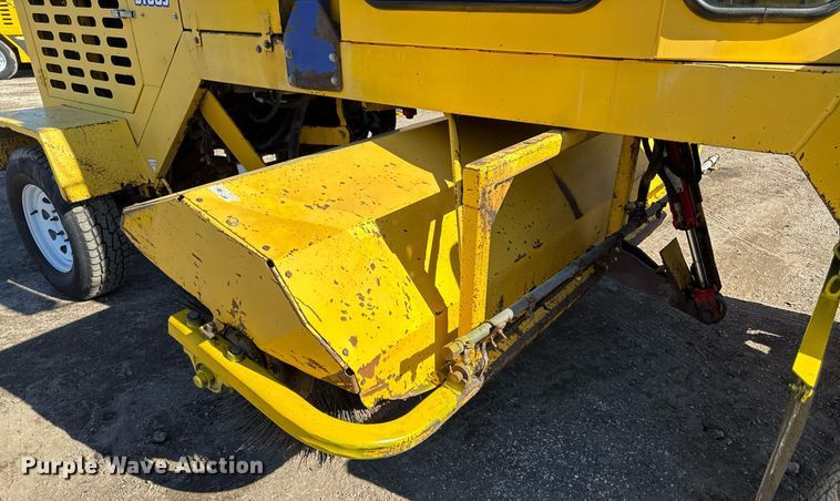 image for item DQ6675 2014 Superior Broom DT80-J broom