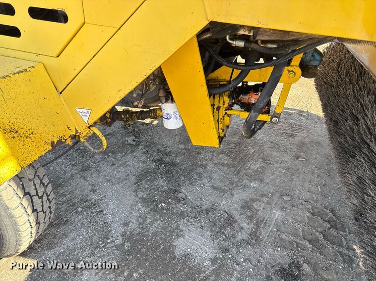 image for item DQ6675 2014 Superior Broom DT80-J broom