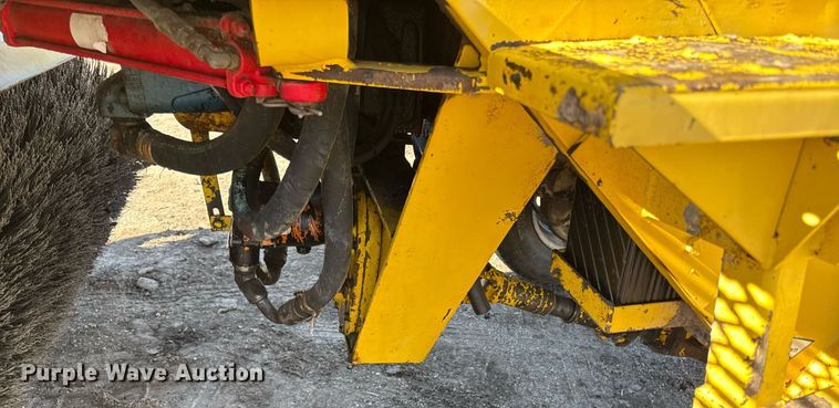 image for item DQ6675 2014 Superior Broom DT80-J broom