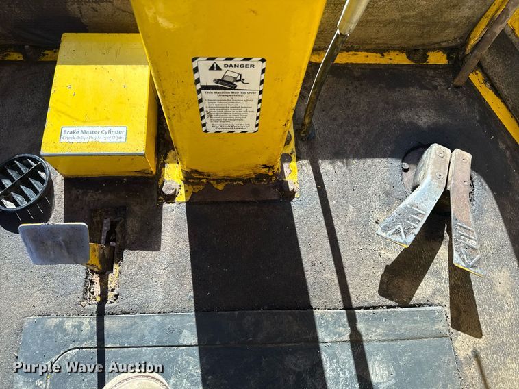 image for item DQ6675 2014 Superior Broom DT80-J broom