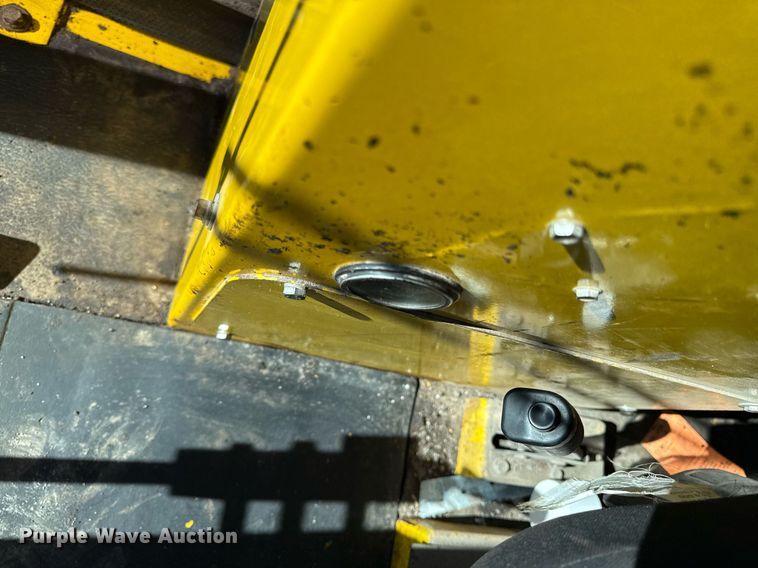 image for item DQ6675 2014 Superior Broom DT80-J broom