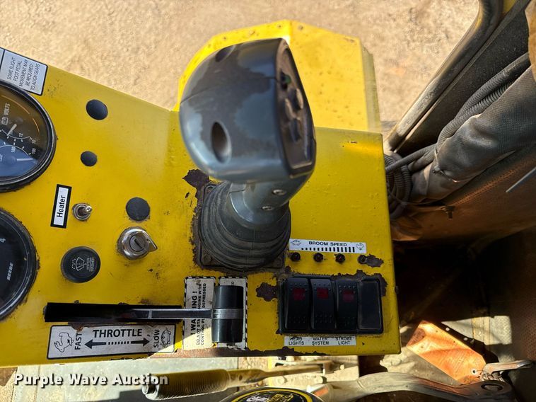 image for item DQ6675 2014 Superior Broom DT80-J broom