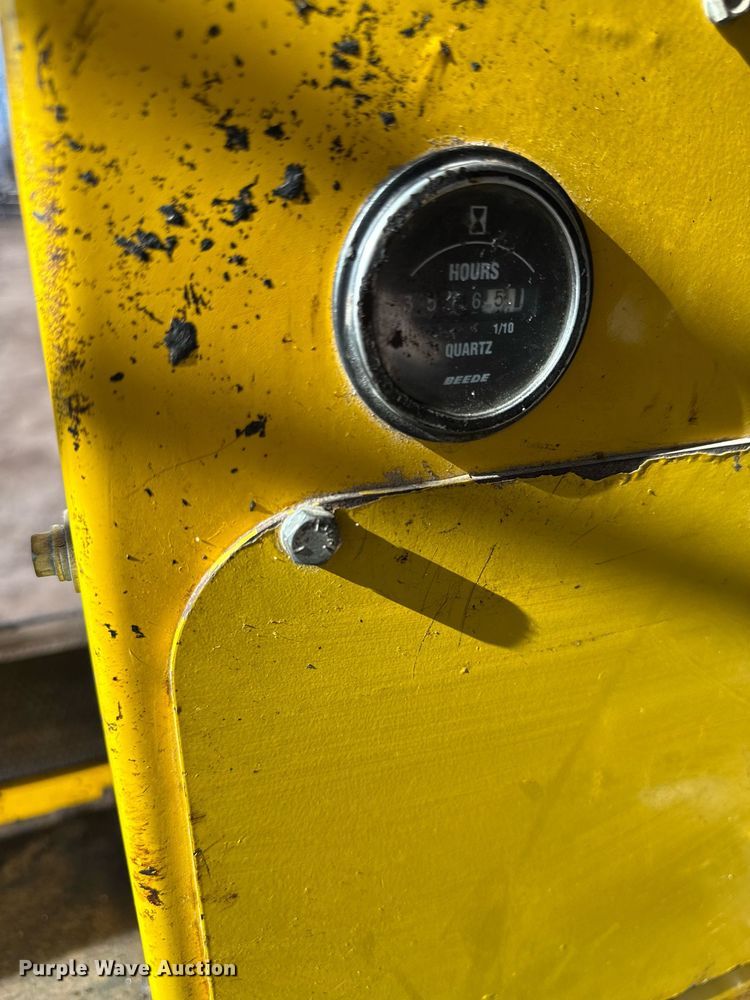 image for item DQ6675 2014 Superior Broom DT80-J broom