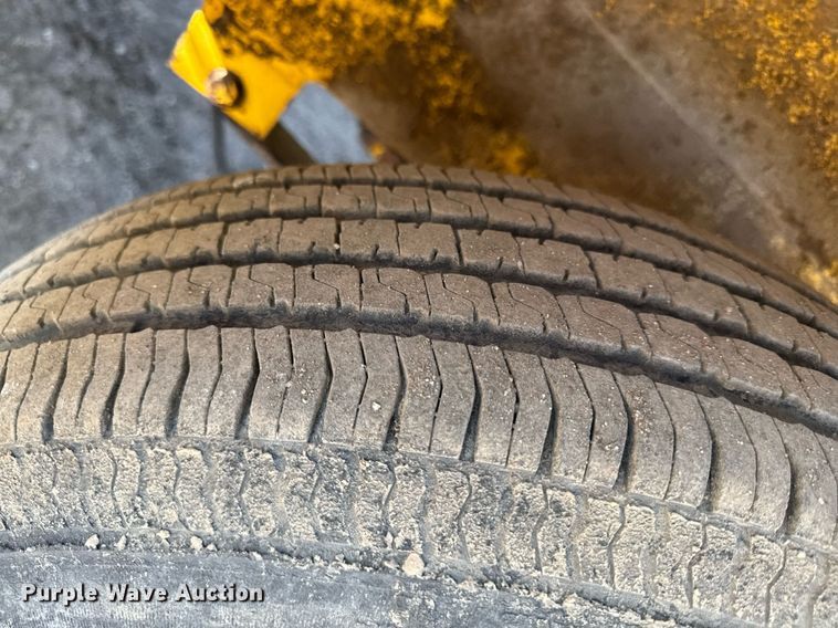 image for item DQ6675 2014 Superior Broom DT80-J broom