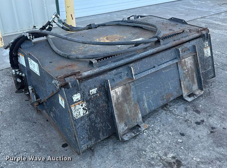 image for item DQ6676 Virnig skid steer broom