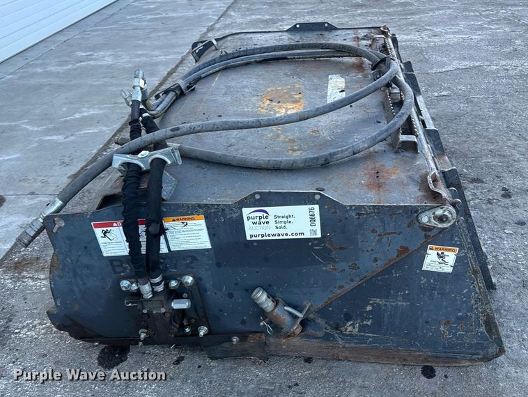 image for item DQ6676 Virnig skid steer broom