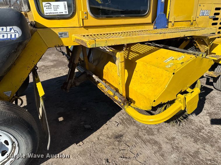 image for item DQ6677 2014 Superior Broom DT80-J broom