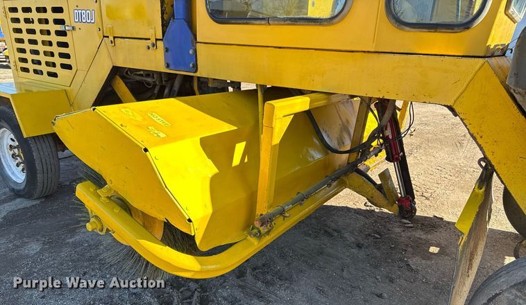 image for item DQ6677 2014 Superior Broom DT80-J broom