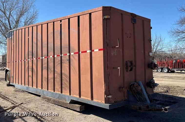 image for item DQ6678 Frac tank trailer