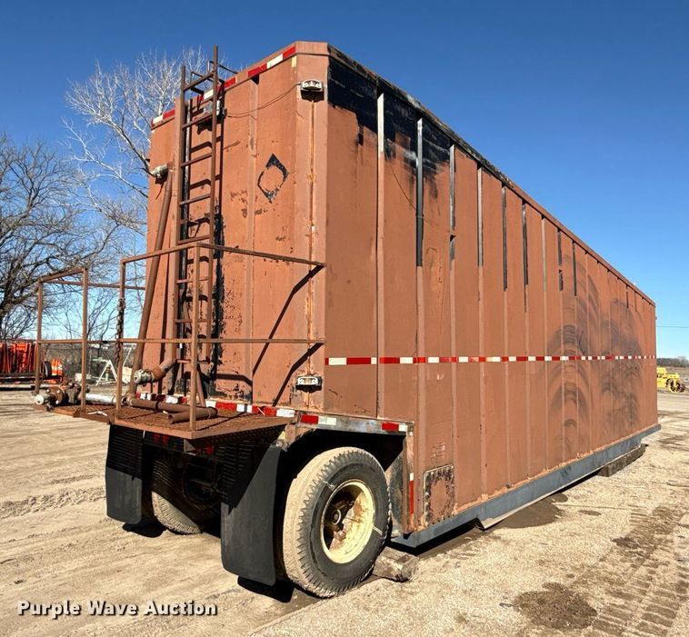 image for item DQ6678 Frac tank trailer