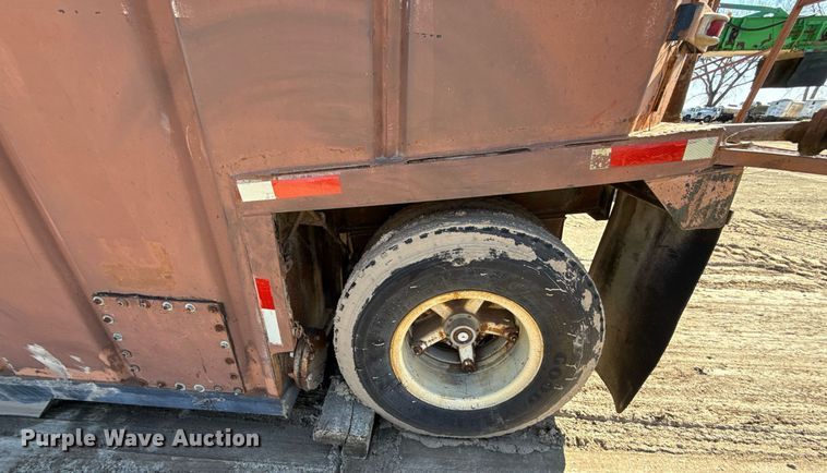 image for item DQ6678 Frac tank trailer