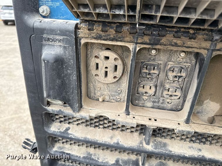 image for item DQ6689 2016 Ford F550 Super Duty utility / service truck