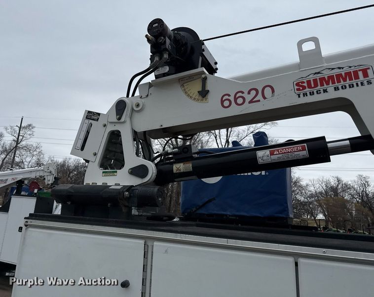 image for item DQ6689 2016 Ford F550 Super Duty utility / service truck