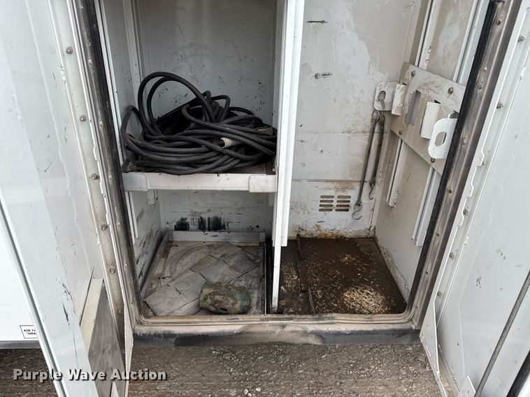 image for item DQ6689 2016 Ford F550 Super Duty utility / service truck