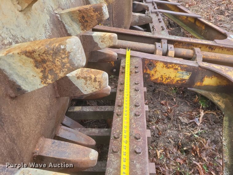 image for item DS5247 Shovel Supply Co. 120 sheepsfoot roller