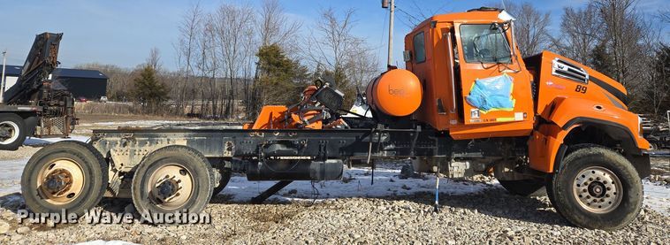 image for item DS5271 2020 Western Star 4700SF ready mix tuck cab and chassis