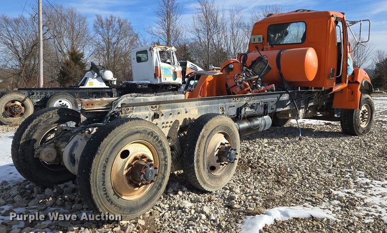 image for item DS5271 2020 Western Star 4700SF ready mix tuck cab and chassis