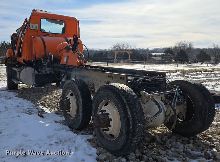 image for item DS5271 2020 Western Star 4700SF ready mix tuck cab and chassis
