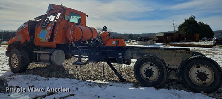 image for item DS5271 2020 Western Star 4700SF ready mix tuck cab and chassis